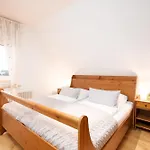 Alte Raeucherei 1 *